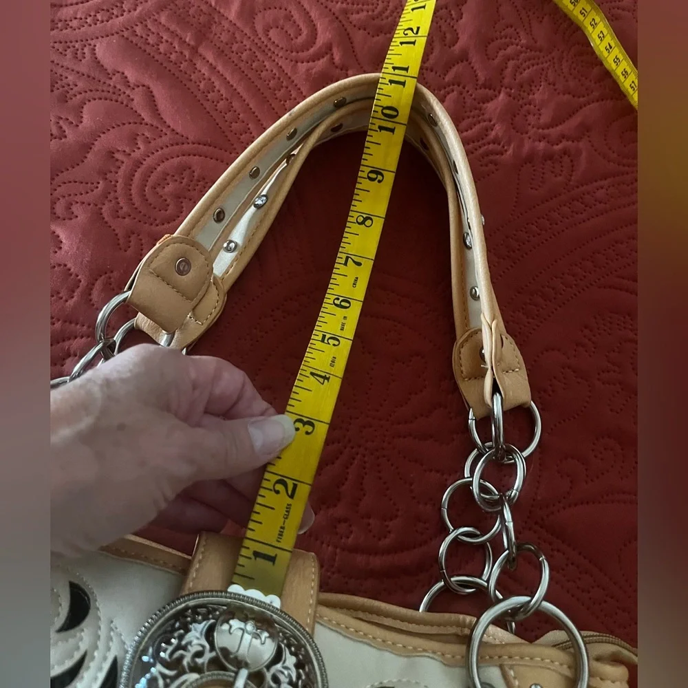 Cowgirl Trendy Peachy Tan and Cream Western Conceal and Carry Handbag - Picture 8 of 16